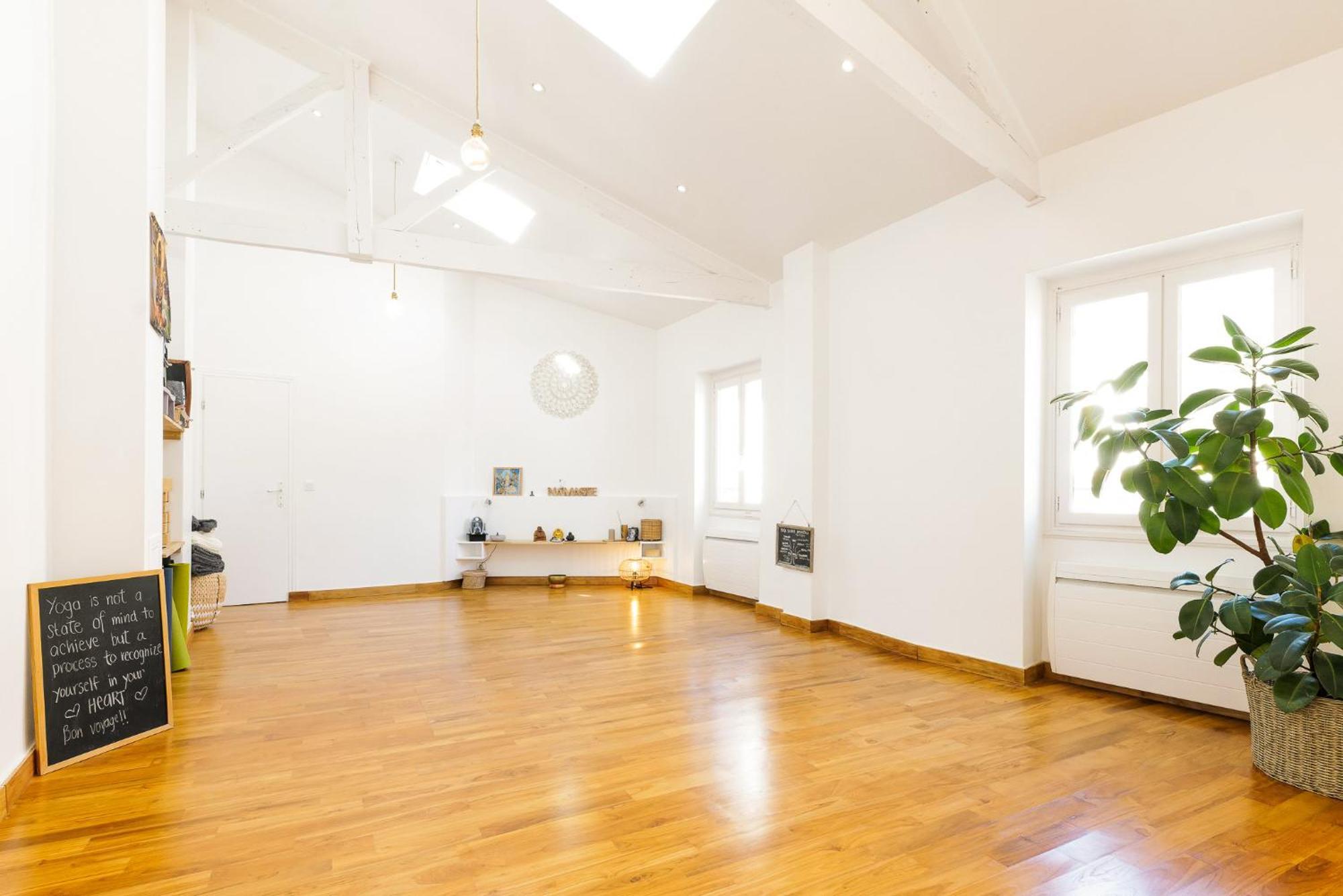 Saint-Jeannet  The Frogs' House - Yoga Retreat Bed & Breakfast エクステリア 写真