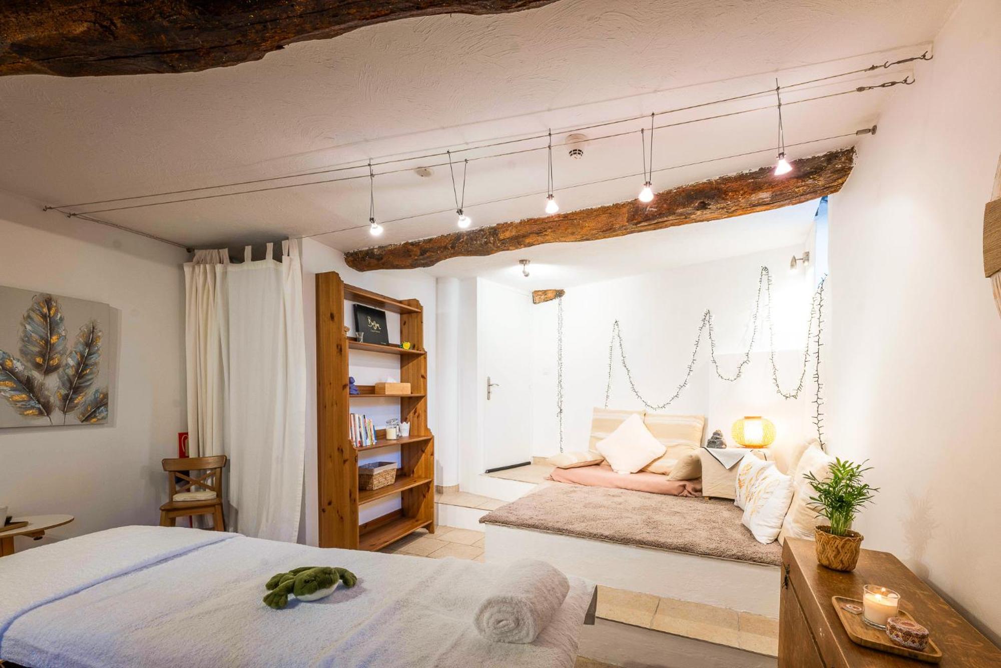 Saint-Jeannet  The Frogs' House - Yoga Retreat Bed & Breakfast エクステリア 写真